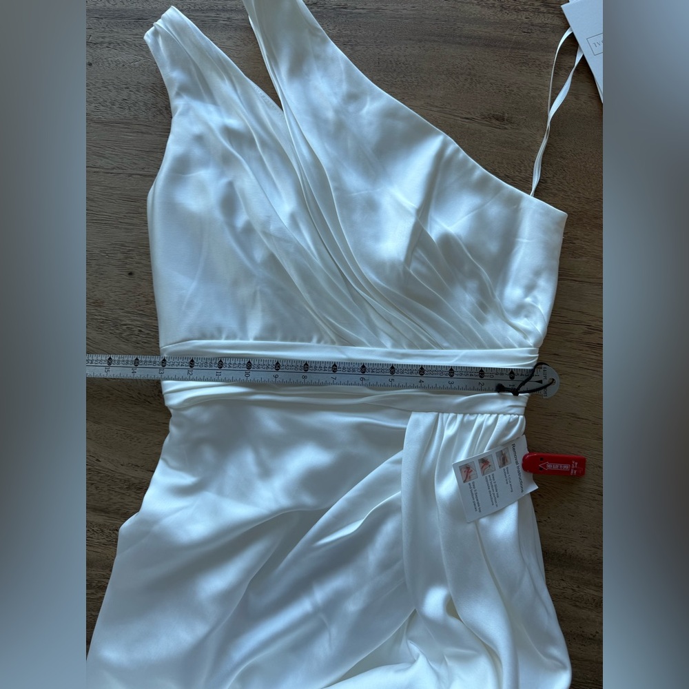 Mac Duggal White One-Shoulder Gown - Picture 9 of 10